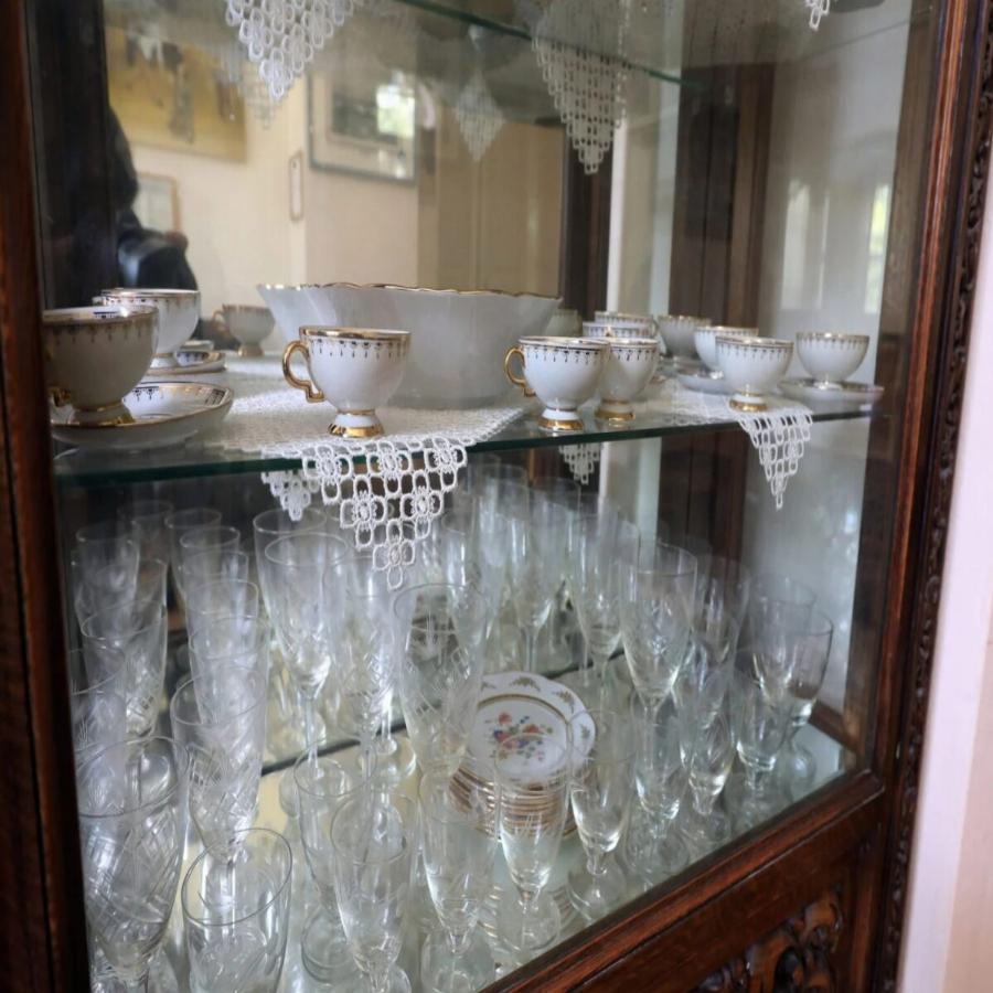 Πριγκίπισσα Αλίκη: Σπάνιο φωτογραφικό υλικό από τη βίλα και τα προσωπικά αντικείμενα της μητέρας του Φιλίππου