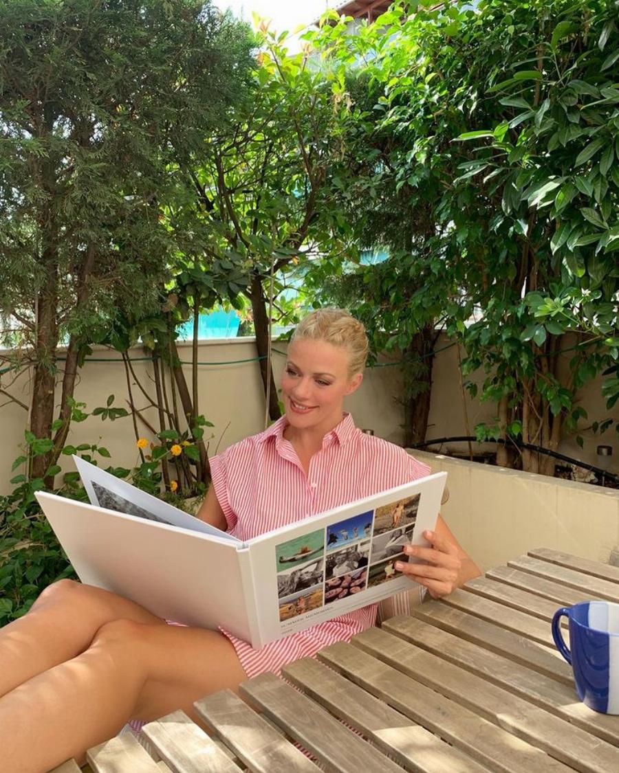 Ένα υπέροχο παλάτι για τη Ζέτα Μακρυπούλια: Η βίλα στο κέντρο της Αθήνας με τον μεγάλο κήπο μετά από τον χωρισμό με τον Χατζηγιάννη