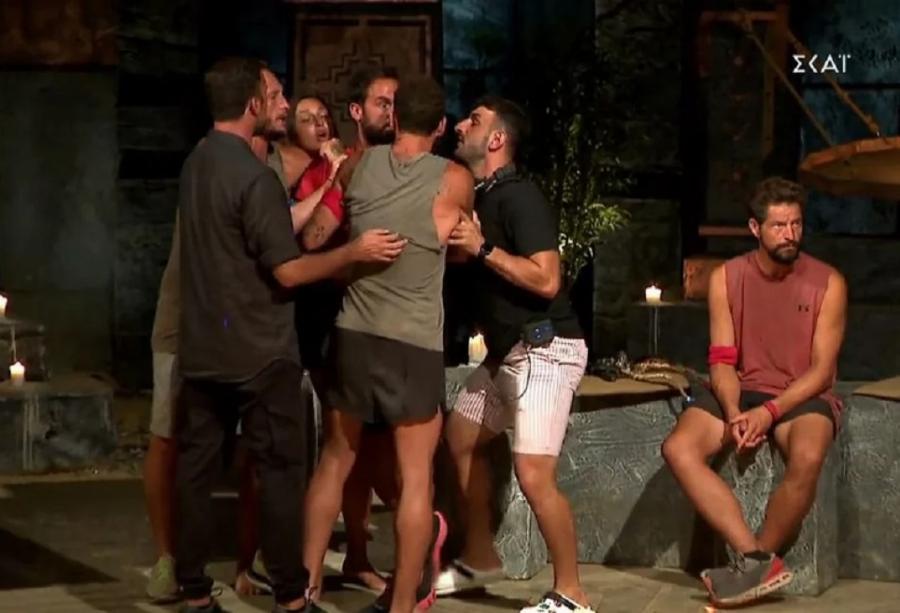 Survivor 2022: Πλακώθηκαν οι παίχτες, έτρεχαν Λιανός και παραγωγή να τους χωρίσουν