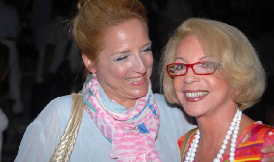 Αριέττα Μουτούση: Η κόρη της Νόνικα Γαληνέα, η δίδυμη αδερφή, ο γιος της και η συγκατοίκηση με τον πρώην σύζυγο της