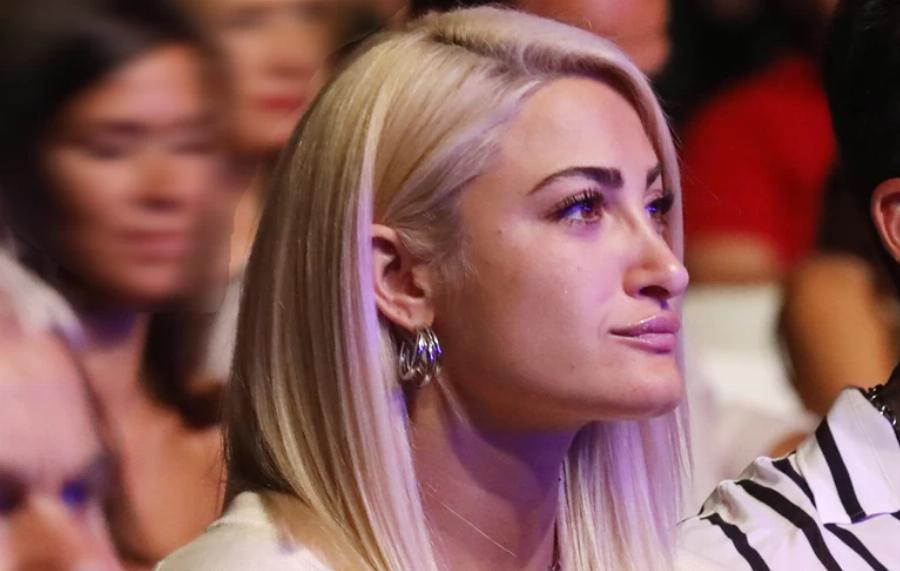 Ιωάννα Τούνη: Τα παιδικά χρόνια, οι δύσκολες στιγμές, η αδυναμία και η ξεχωριστή σχέση με τη μητέρα της, Τάνια