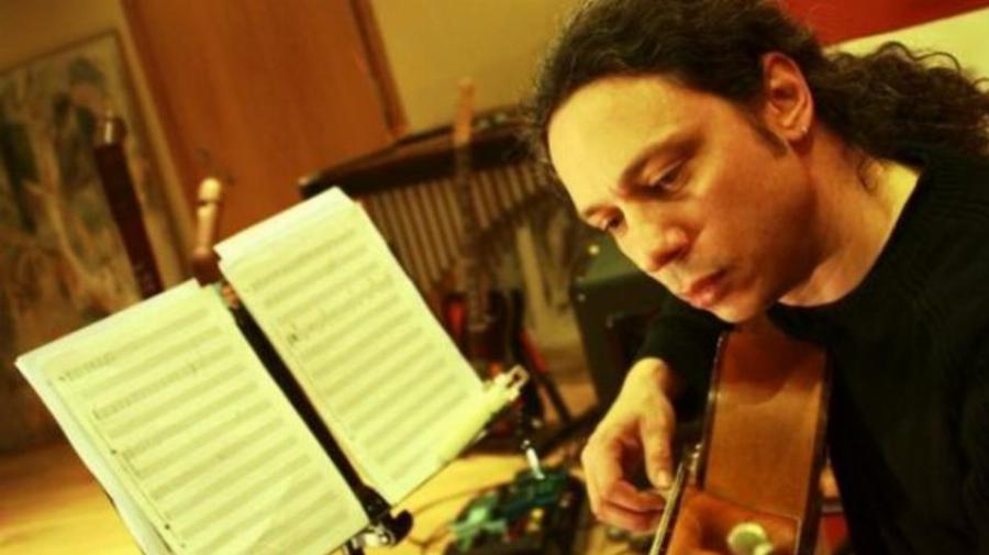 Αλκίνοος Ιωαννίδης: Η άγνωστη ιστορία πίσω από το κομμάτι «Όνειρο ήτανε» – Ο άνδρας που ζει μία πραγματική ζωή στα όνειρά του