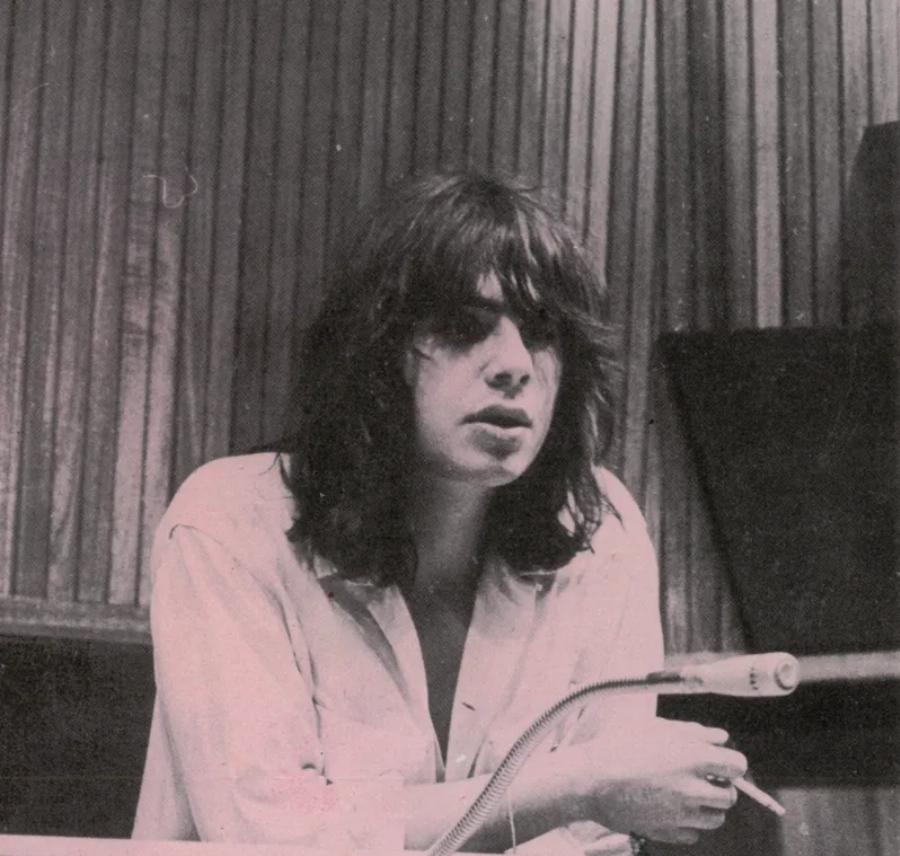 Θρήνος στη χώρα μας: Νεκρός ο τραγουδιστής Σταύρος Λογαρίδης