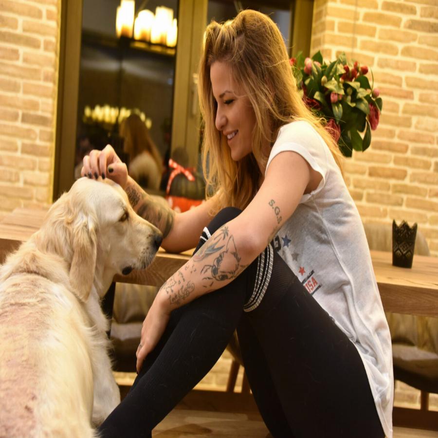 Το ξέσπασμα της Εριέττας Κούρκουλου για το σούβλισμα: «Γιατί; Δεν βλέπετε τον φόβο τους; Δεν ακούτε τις φωνές τους;»