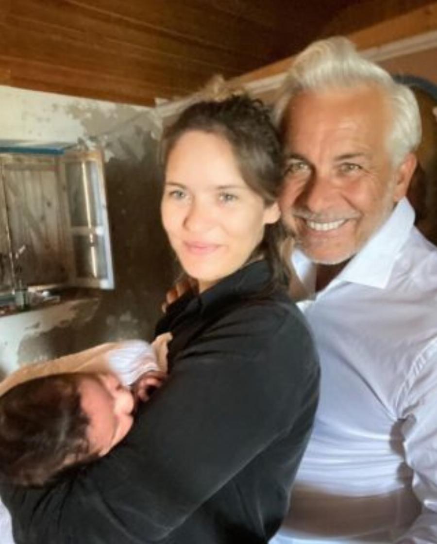 Χάρης Χριστόπουλος: Οι 14 εικόνες που δείχνουν ότι είναι ο πιο τρυφερός μπαμπάς της εγχώριας showbiz