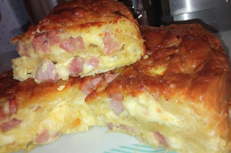 Ζαμπονοτυρόπιτα: Η εύκολη συνταγή με λίγα υλικά για ένα πεντανόστιμο αποτέλεσμα