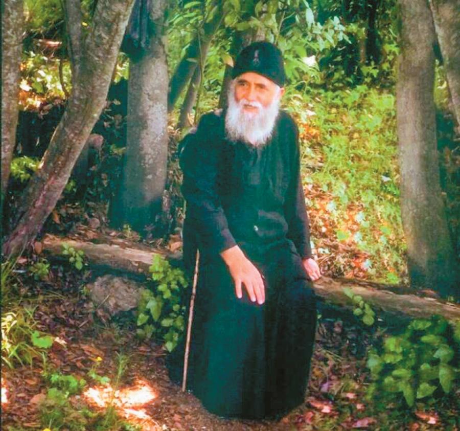 Νικήτας Τσακίρογλου: «Πήρα μεγάλη αγάπη στα 85 μου γιατί παίζω στον “Αγιο Παΐσιο”»