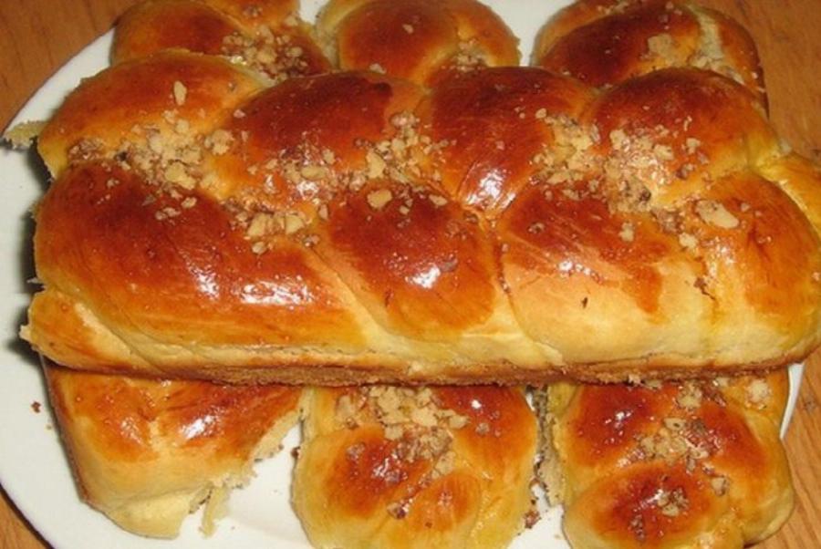 Αγιορείτικα τσουρέκια: Η νοστιμότερη και ευκολότερα συνταγή που ακολουθεί πιστά την παράδοση και το χριστιανικό έθιμο