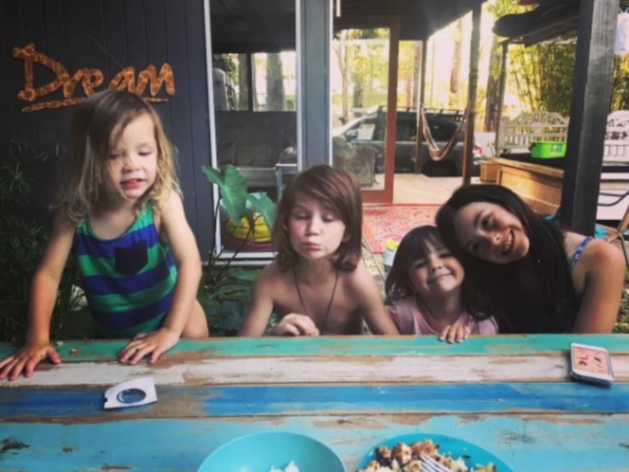 Μητέρα 6 παιδιών: Τα αφήνει άπλυτα και νηστικά κι εξηγεί το λόγο που το κάνει – «Δεν είμαι σκλάβα τους»