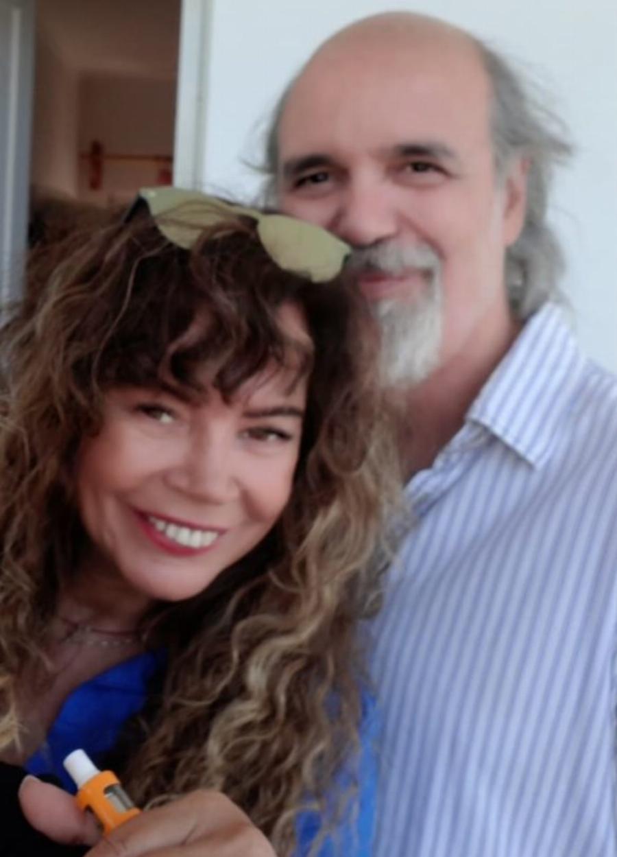 Ελένη Δήμου: Τα 31 χρόνια αγάπης με τον Τάκη Γκολφίδη, οι δυσκολίες στο ξεκίνημα και η τραγική απώλεια