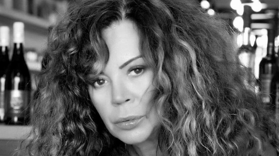 Ελένη Δήμου: Τα 31 χρόνια αγάπης με τον Τάκη Γκολφίδη, οι δυσκολίες στο ξεκίνημα και η τραγική απώλεια