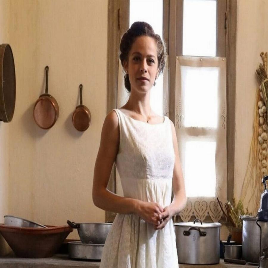 Έλλη Τρίγγου: Το διαζύγιο των γονιών της, ο ρόλος της Ασημίνας στις Άγριες Μέλισσες κι ο Αργύρης Πανταζάρας στη ζωή της