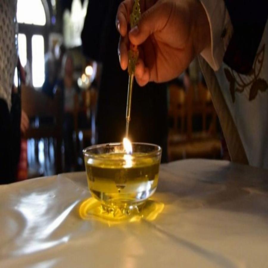 Μεγάλη Τετάρτη: Το Αγιο Ευχέλαιο για θεραπεία πάσης ασθένειας