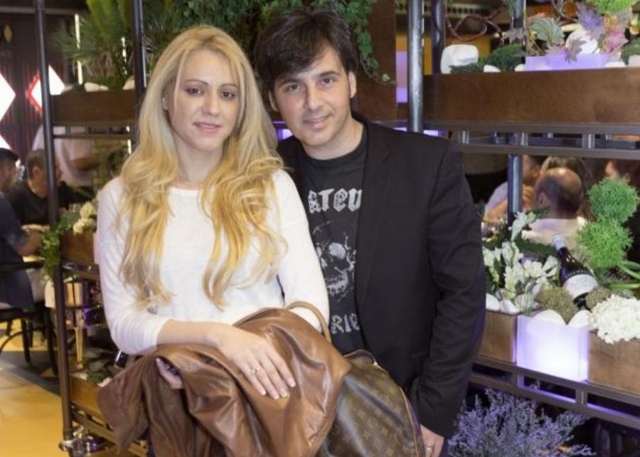 Γιώργος Λεμπέσης: «Δεν σκουπίζω, δεν σιδερώνω, είμαι άντρας παλαιάς κοπής. Κάνω αντρικές δουλειές στο σπίτι»