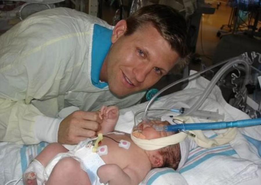 Η 14χρονη με σπάνια πάθηση άντεξε 33 χειρουργεία και η ασφάλιση της δεν καλύπτει καμία θεραπεία