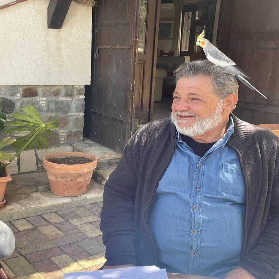 Περνάει υπέροχα: Διάλειμμα από τη Γη της Ελιάς για το Γιώργο Παρτσαλάκη και Πάσχα στην Κρήτη