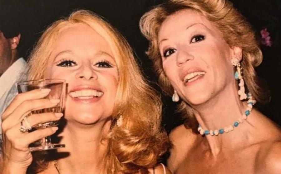 Ζωή Λάσκαρη: Ο κρυφός αρραβώνας, η καριέρα,  το σκάνδαλο και ο γάμος με τον Λυκουρέζο που παραλίγο να μην γίνει ποτέ