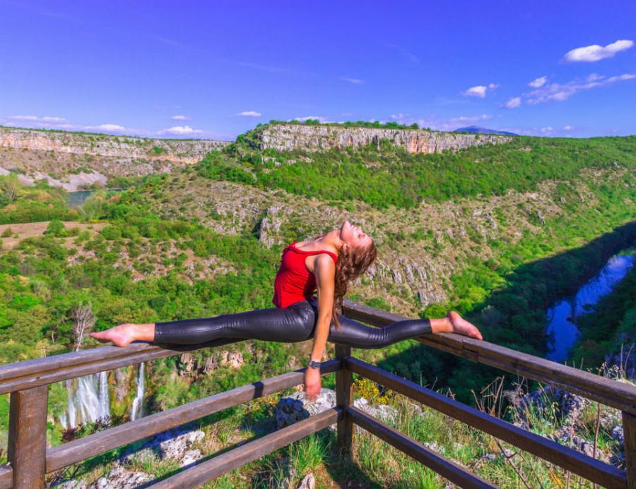 Γυναίκα πιλότος: Η γοητευτική γυναίκα που το πρωί είναι πιλότος και το βράδυ σταρ του instagram