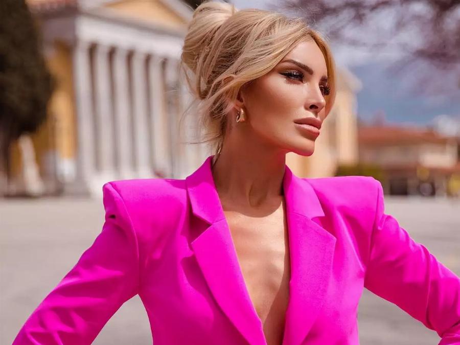 «Μπροστά σε μια απίστευτη κτηνωδία, κάποιες σχολίασαν το ντεκολτέ μου»: Η αγανάκτηση της Κατερίνας Καινούργιου