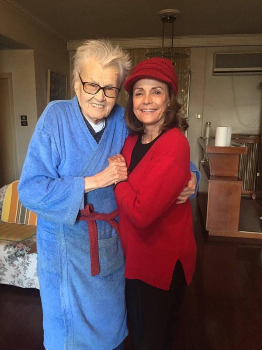 Κορίνα Τσοπέη: Η Μις Υφήλιος του 1964, η ζωή της στην Αμερική και η προσεγμένη και σικ παρουσία της στα 75 της χρόνια