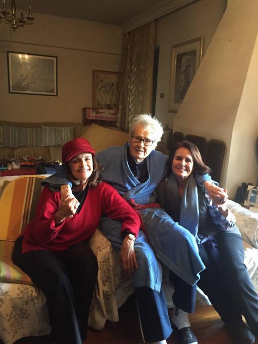 Κορίνα Τσοπέη: Η Μις Υφήλιος του 1964, η ζωή της στην Αμερική και η προσεγμένη και σικ παρουσία της στα 75 της χρόνια