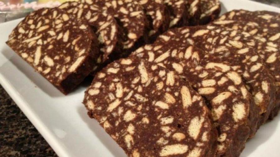 Γλυκιά αμαρτία: Κορμός σοκολάτας με ζαχαρούχο γάλα έτοιμος στο πι και φι