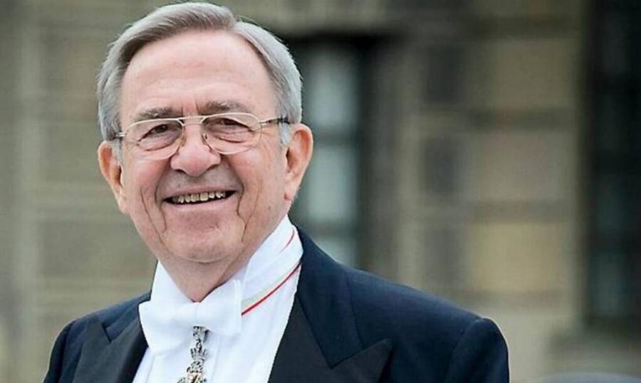 Κωνσταντίνος Β’: Ο αιφνίδιος θάνατος του πατέρα του, η βασιλεία στα 24, ο λαμπερός γάμος και το τούνελ που οδηγούσε τη Βουγιουκλάκη στο παλάτι