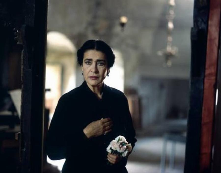 Ειρήνη Παπά: Γνωστή και ως ζωντανή Καρυάτιδα, η περίεργη σχέση με τον πατέρα της, η σπουδαία καριέρα και η μάχη με το Αλτσχάιμερ