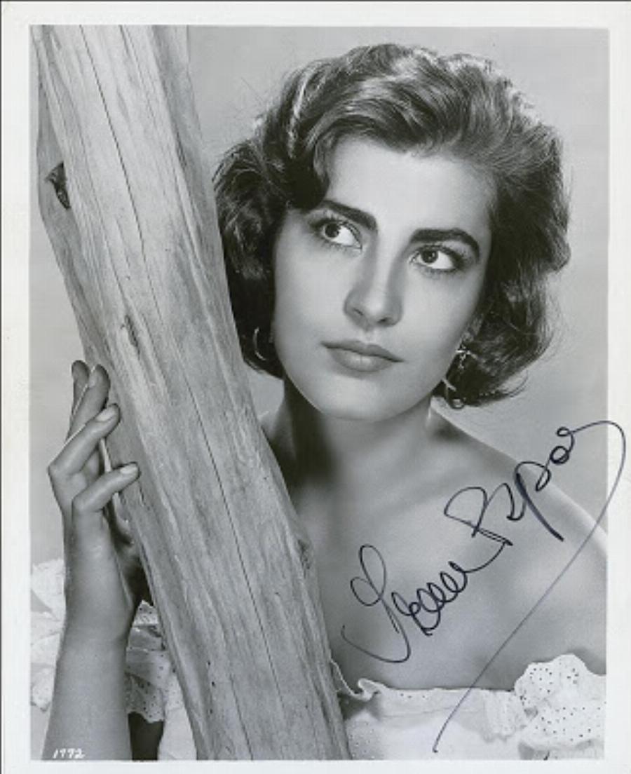 Ειρήνη Παπά: Γνωστή και ως ζωντανή Καρυάτιδα, η περίεργη σχέση με τον πατέρα της, η σπουδαία καριέρα και η μάχη με το Αλτσχάιμερ