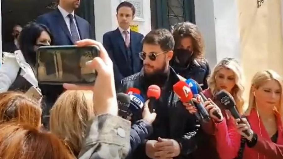 «Εδώ βλέπουμε δυο μπαμπάδες. Ο ένας που έχασε ένα παιδί και ο άλλος που έχασε τρία» – Χαμός στο twitter με το Δασκαλάκη