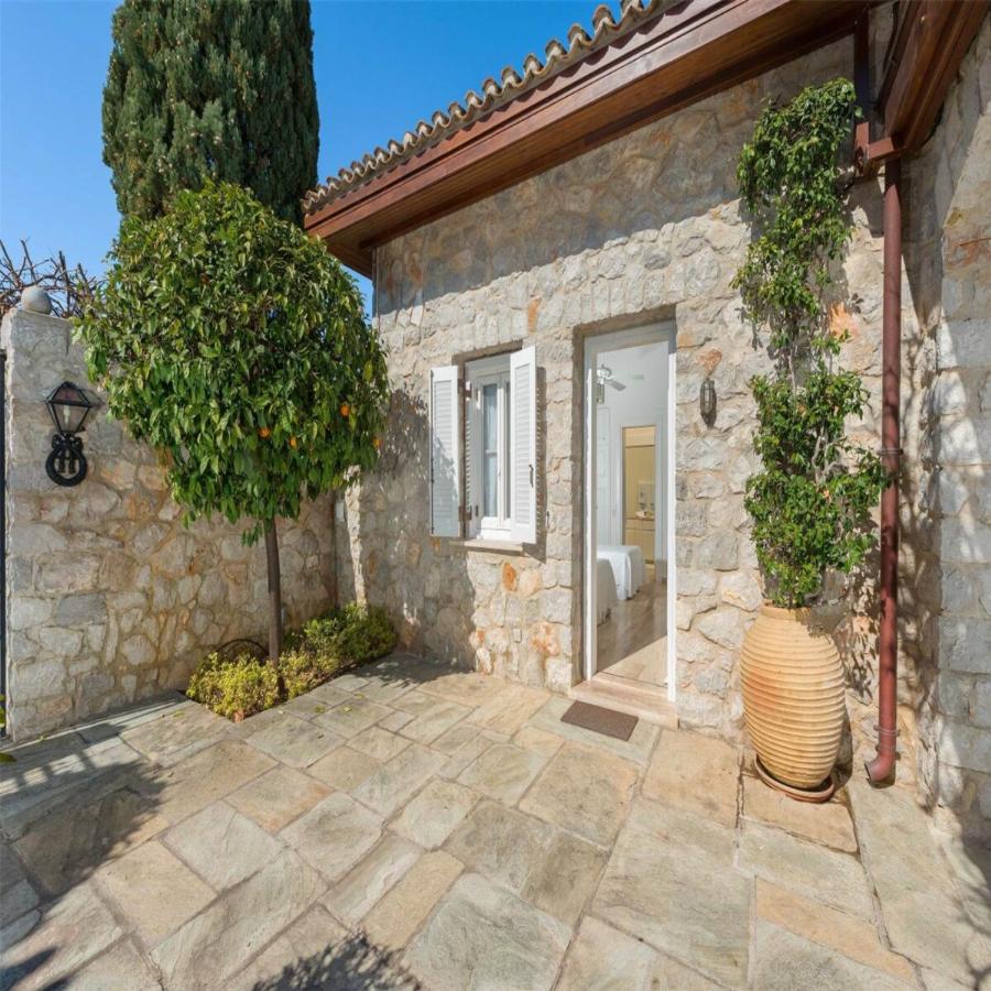 Αυτό είναι το πιο ακριβό σπίτι στην Ελλάδα: Κοστίζει 20 εκατομμύρια και το εσωτερικό του εντυπωσιάζει