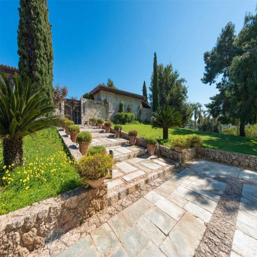 Αυτό είναι το πιο ακριβό σπίτι στην Ελλάδα: Κοστίζει 20 εκατομμύρια και το εσωτερικό του εντυπωσιάζει