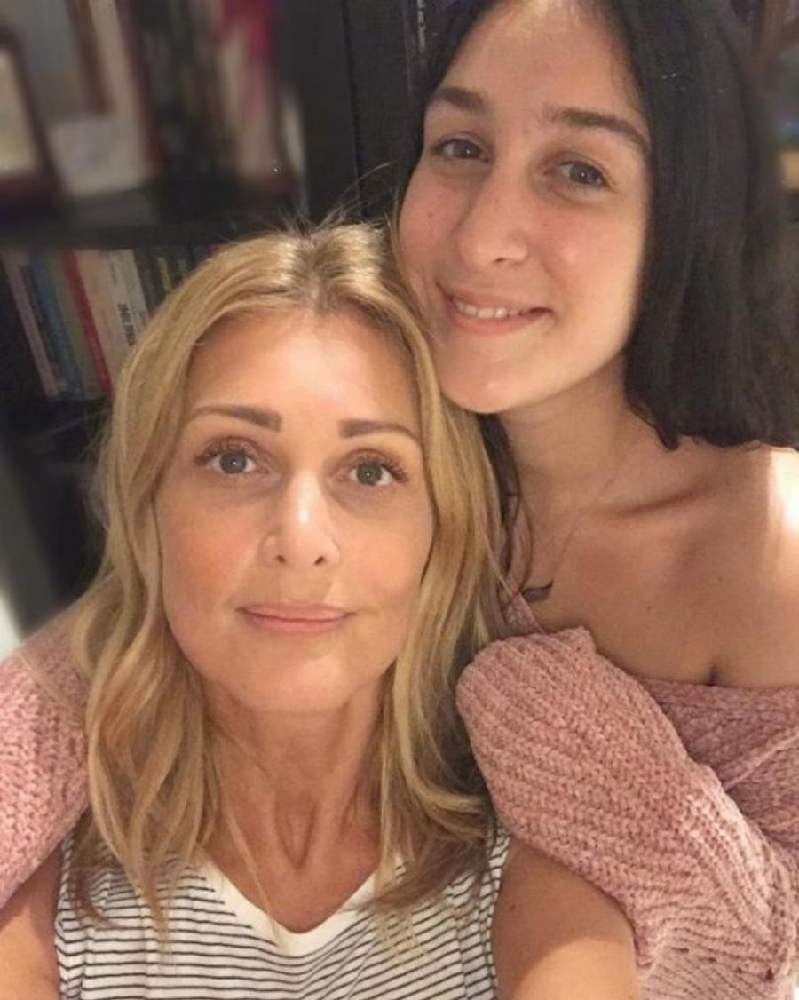 Νατάσσα Θεοδωρίδου: Η απάντηση για τις πλαστικές και τα botox, οι κόρες της και ο ξεχωριστός τρόπος αδυνατίσματος