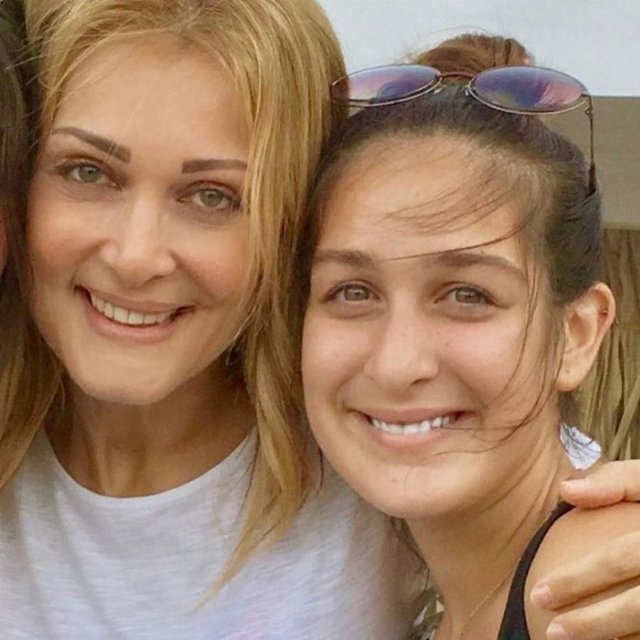 Νατάσσα Θεοδωρίδου: Η απάντηση για τις πλαστικές και τα botox, οι κόρες της και ο ξεχωριστός τρόπος αδυνατίσματος