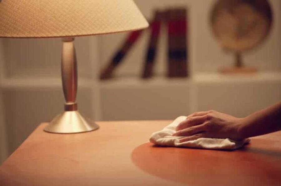 Σκόνη στο σπίτι: Αυτά είναι τα 6 κόλπα για να την εξαφανίσετε μια και καλή