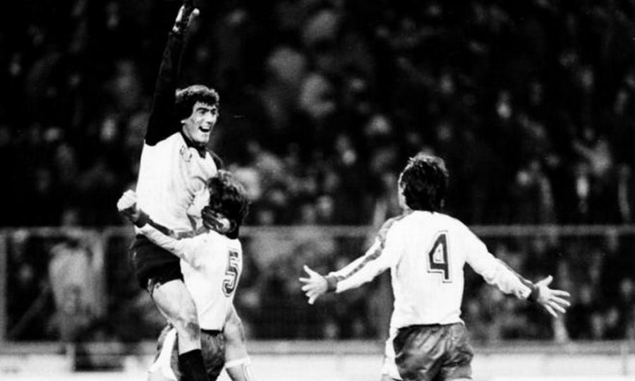 Νίκος Σαργκάνης: Tο τηλεφώνημα που του κόστισε 7.800, ο φάντομ και όλη η ιστορία πίσω από την αποχώρηση του από τον Ολυμπιακό