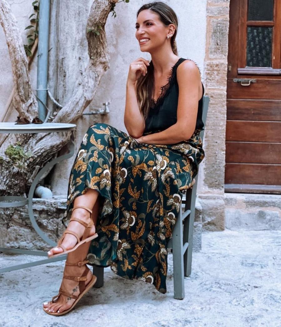 Αθηνά Οικονομάκου: Άβαφτη και αρετουσάριστη – Πανέμορφη και χαλαρή στο σπίτι της