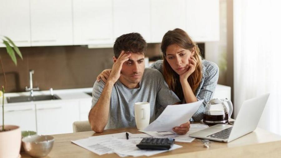 Δυνατή προσευχή: Τα λόγια που βοηθούν στα οικονομικά προβλήματα