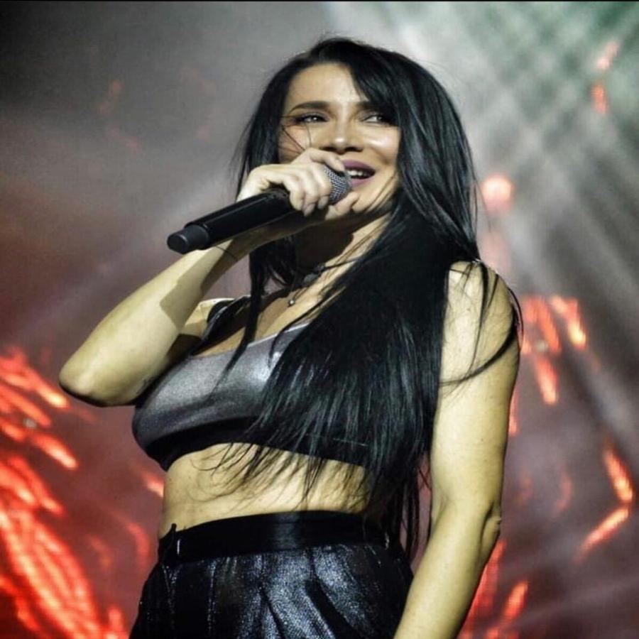 Πάολα: Ο άγνωστος “γιος” της – Η μητέρα του πέθανε στην γεννά και η τραγουδίστρια τον έχει σαν παιδί της