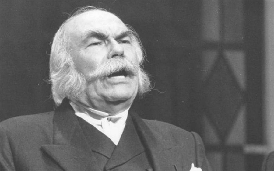 Νίκος Κουρός: Οι σπουδές στη Νομική, ο αξέχαστος φαρμακοποιός του Ρετιρέ, η απομόνωση και το τέλος  το 2018