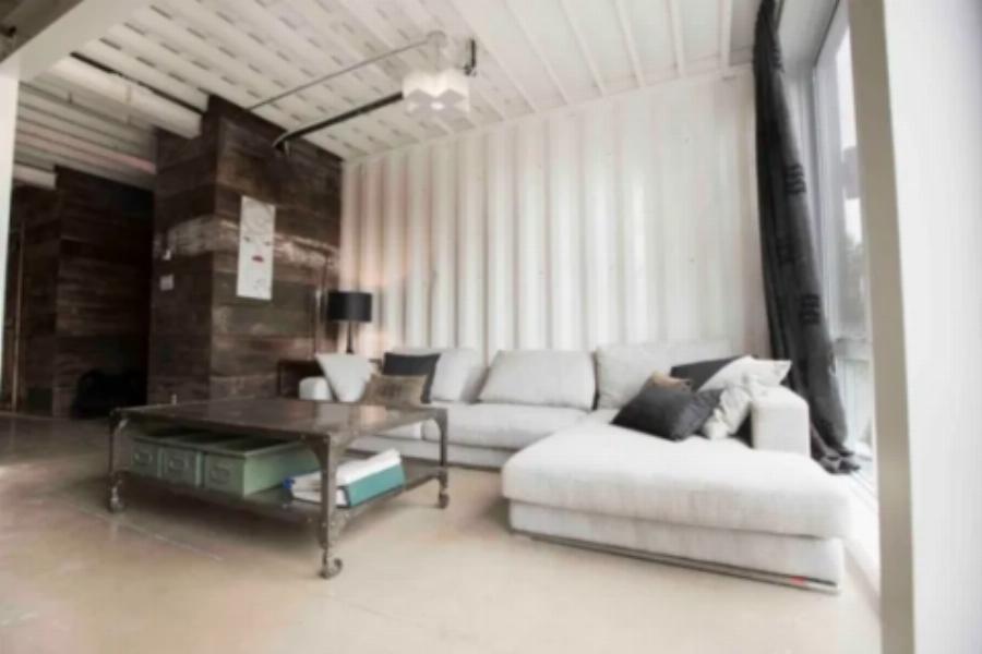 Σπίτι από κοντέινερ: Μια 38χρονη γυναίκα έφτιαξε ένα ονειρικό σπίτι και η διακοσμήση είναι σικ και εντυπωσιακή