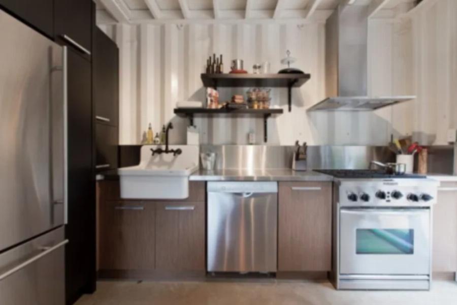 Σπίτι από κοντέινερ: Μια 38χρονη γυναίκα έφτιαξε ένα ονειρικό σπίτι και η διακοσμήση είναι σικ και εντυπωσιακή