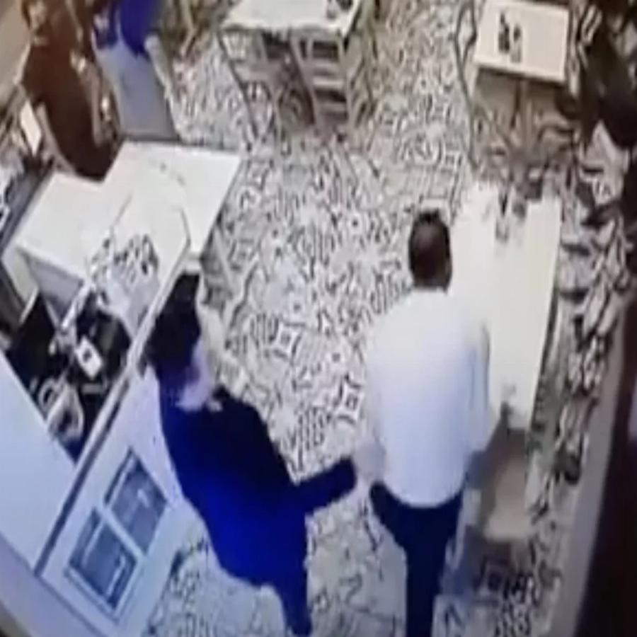 Διέλυσαν πατσατσίδικο στη Θεσσαλονίκη γιατί δεν τους άφηναν να καθίσουν χωρίς πιστοποιητικά