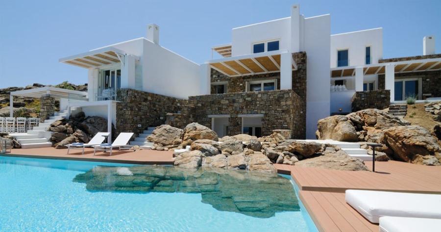 “Η αδερφή μου αγόρασε το εξοχικό των γονιών μας και μας ζητάει ενοίκιο για να πάμε εκεί για διακοπές”