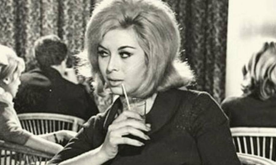 Ρία Δελούτση: H μεγάλη επιτυχία στα καλλιστεία, ο θάνατος του γιου της και η απομόνωση