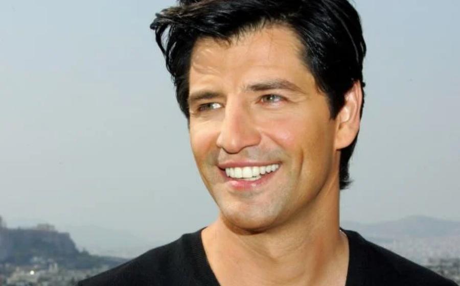 Δεν είχαμε ιδέα: Το άγνωστο πρώτο επάγγελμα του Σάκη Ρουβά πριν γίνει τραγουδιστής