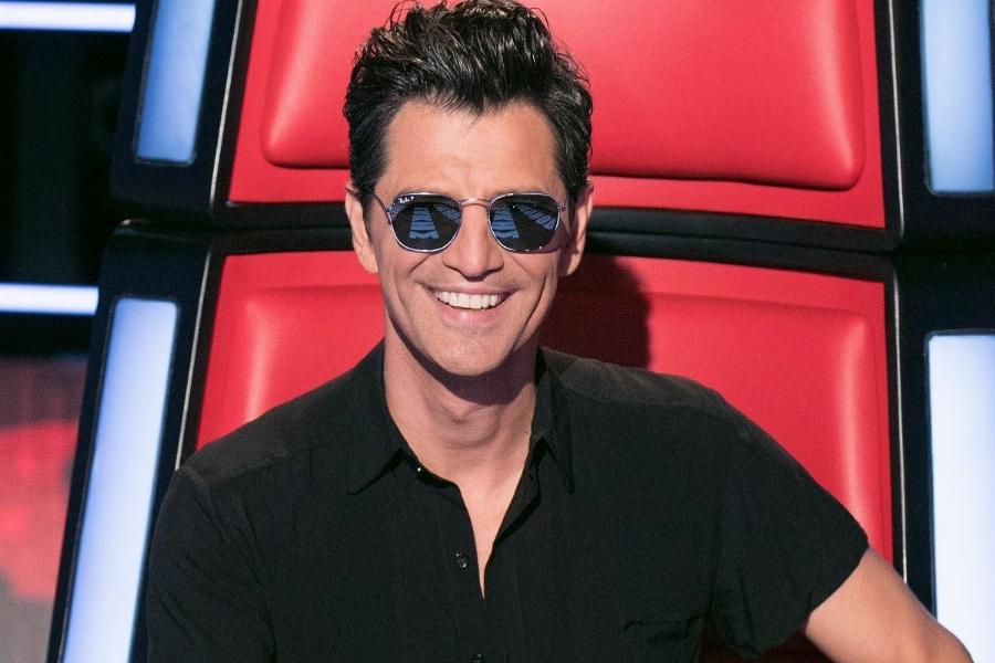 Σάκης Ρουβάς: “Αν νιώσω την ανάγκη να συμμετέχω στην πολιτική, θα το κάνω”