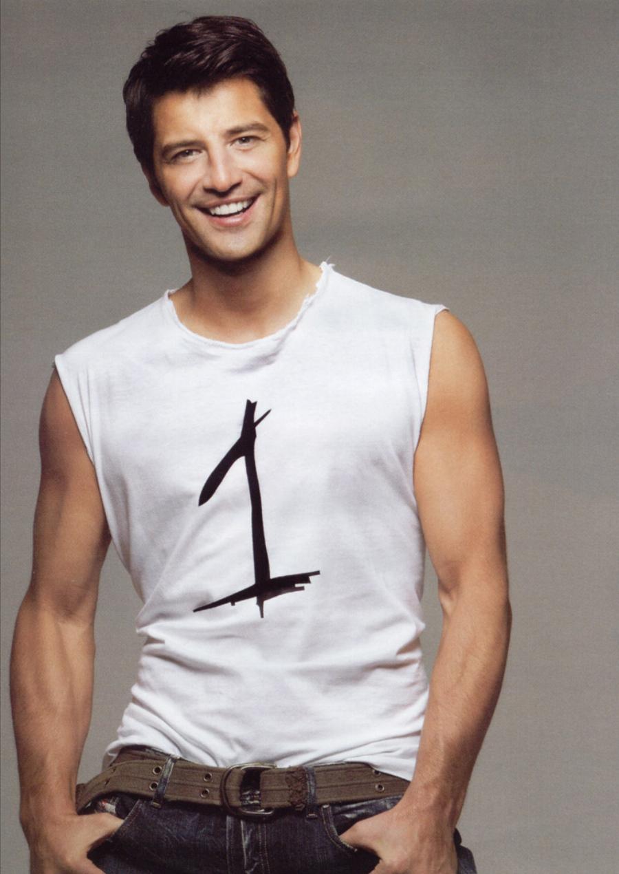 Δεν είχαμε ιδέα: Το άγνωστο πρώτο επάγγελμα του Σάκη Ρουβά πριν γίνει τραγουδιστής