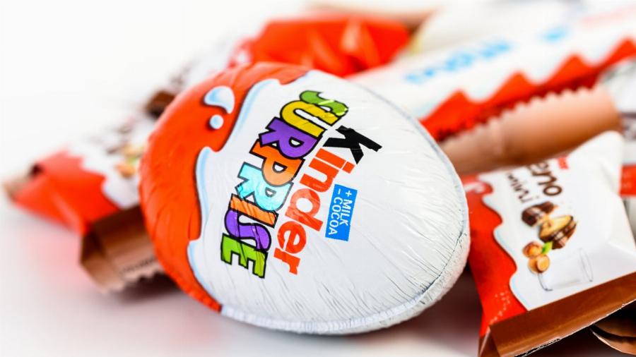 Συναγερμός σε όλη την Ευρώπη για τα κρούσματα σαλμονέλας από σοκολατένια αυγά Kinder Surprise