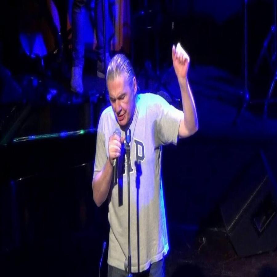 Θρήνος στη χώρα μας: Νεκρός ο τραγουδιστής Σταύρος Λογαρίδης